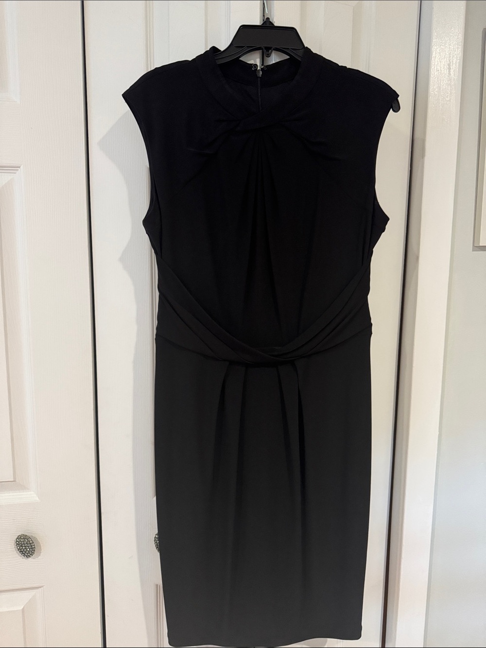 Adrianna Papell Black Sleeveless Twist-Front Sheath Dress